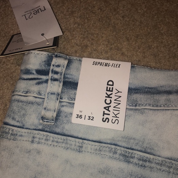 NWT Destressed jeans - Picture 4 of 10